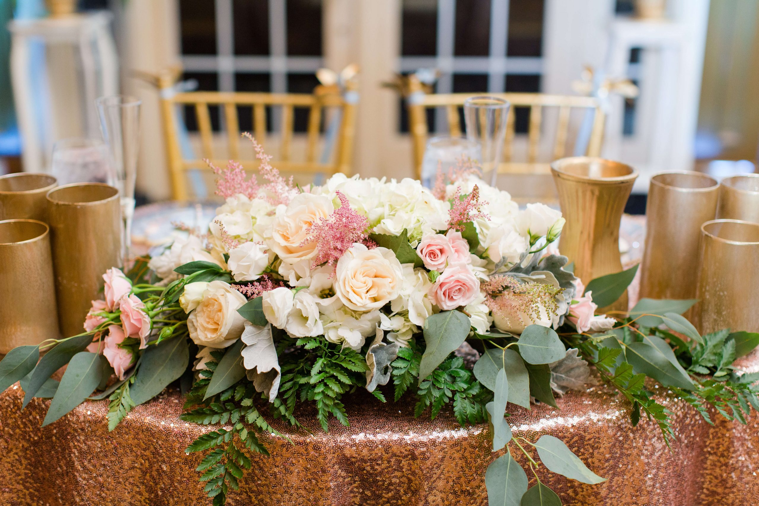 Bodamaestra Wedding Planning- Bilingual Coordinator- Sweetheart Table Floral Centerpiece